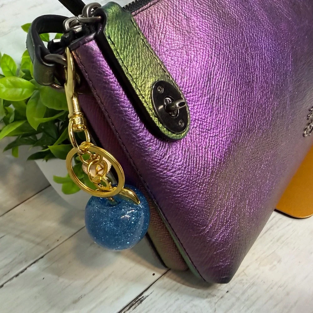 Rare Coach Crosby Hologram Iridescent
Crossbody Purple Green blue - Picture 12 of 16